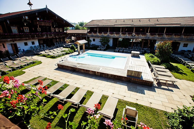 Saunahof_Thermalpool_Moritz_Attenberger